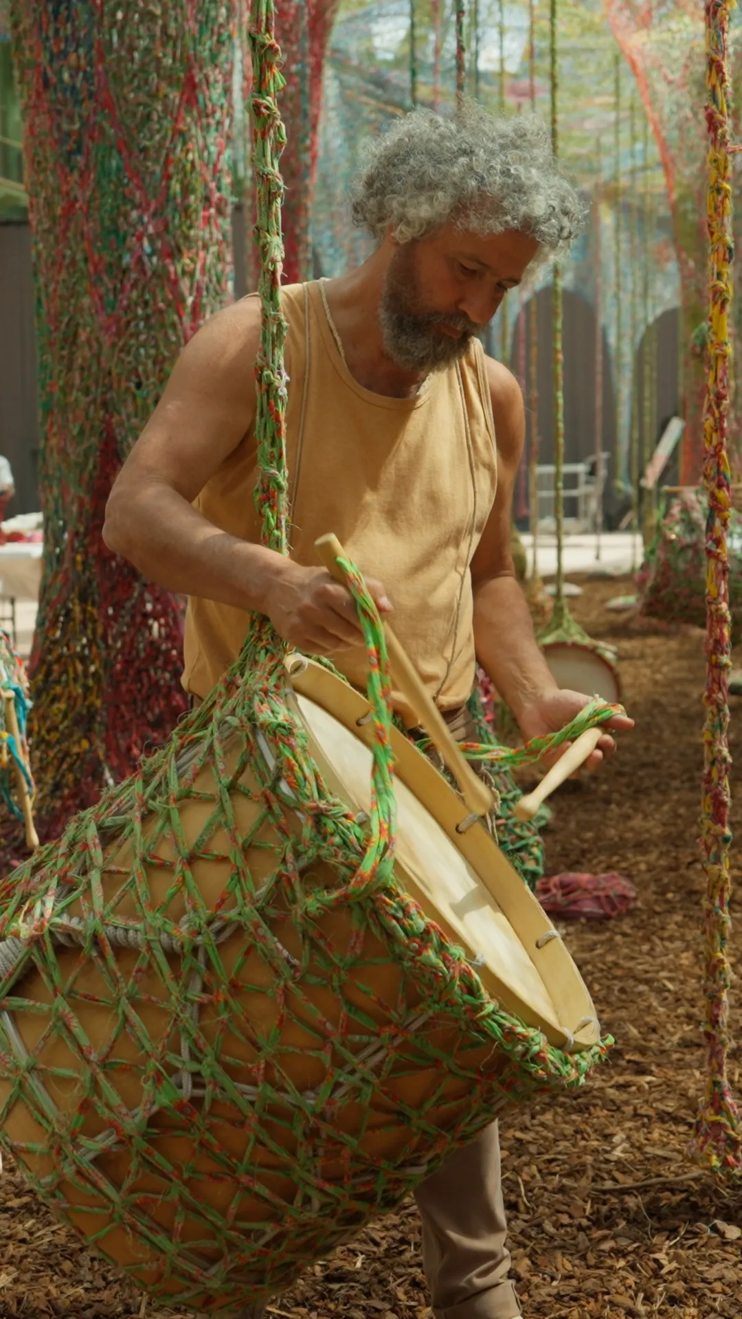 Ernesto Neto - Nosso Barco Tambor Terra